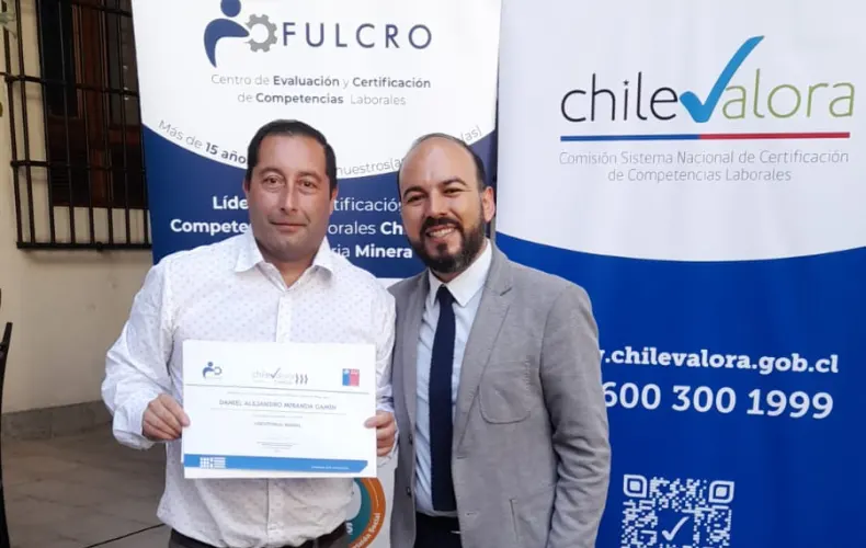 Acreditado Daniel Miranda, de radio Presidente Ibáñez de Punta Arenas, junto al Subsecretario General de Gobierno, Erwin Díaz