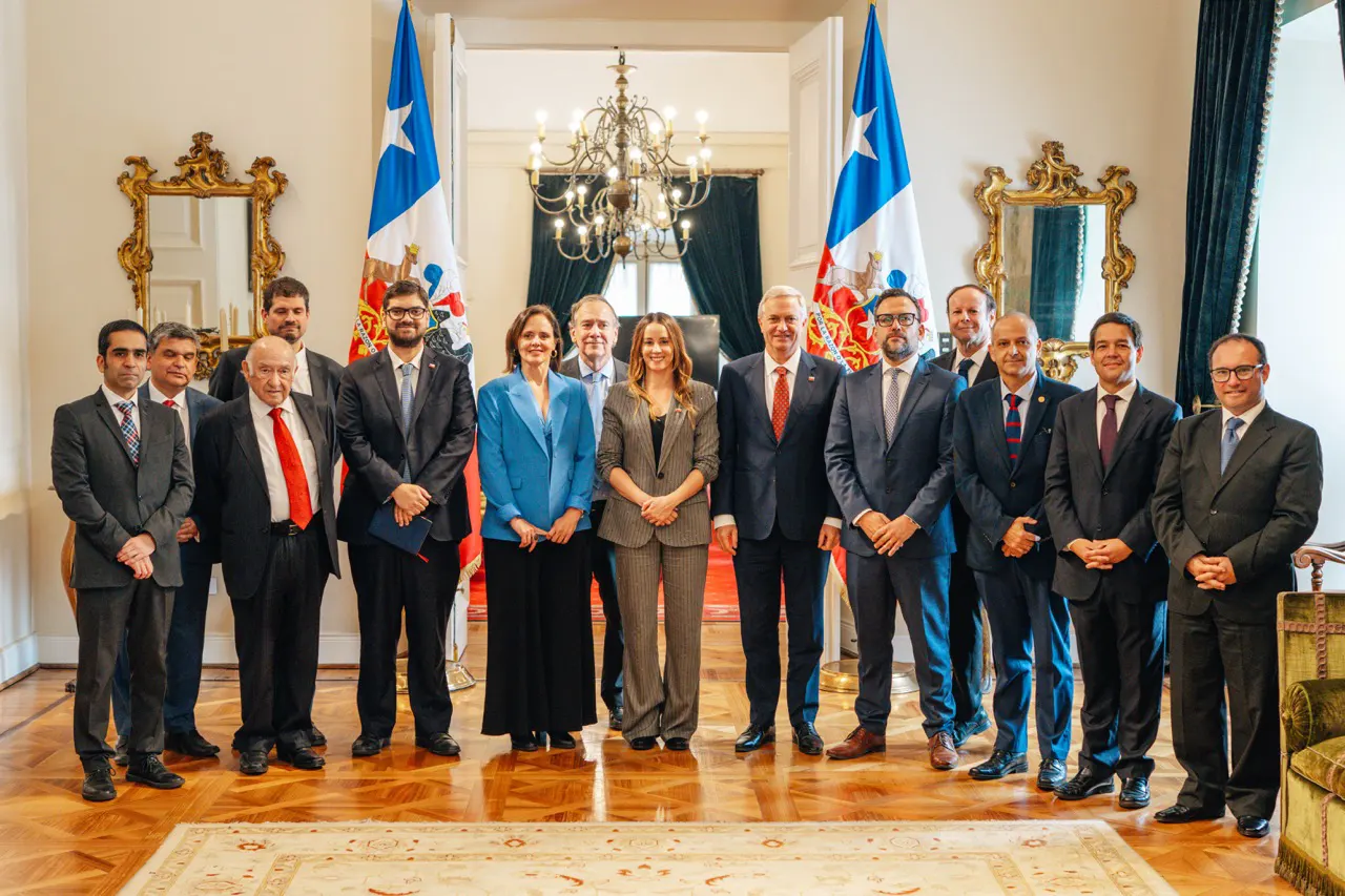Presidente de ARCHI participa en reunión con el Presidente de la República por el Día Mundial de la Libertad de Prensa